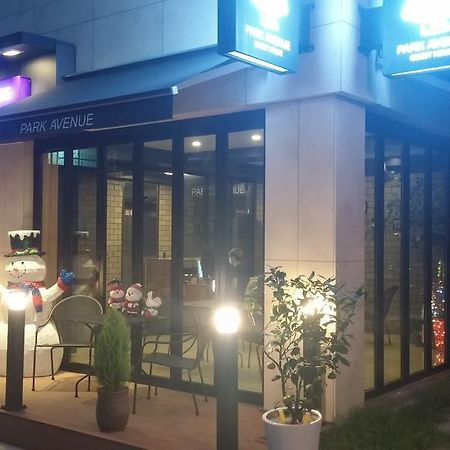 Park Avenue Vandrarhem Seoul Exteriör bild